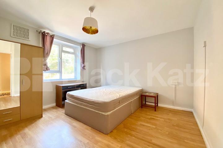 			2 Bedroom, 1 bath, 1 reception Apartment			 King Henrys Walk, Dalston
